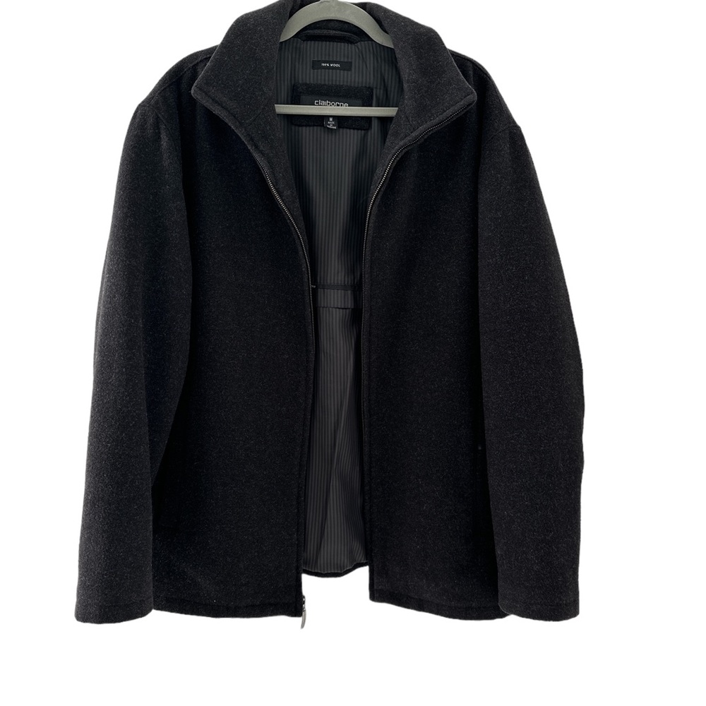 100% wool men’s Liz Claiborne coat - size M ( fits large)